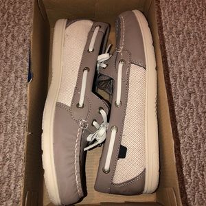 Women’s sperry boat shoes